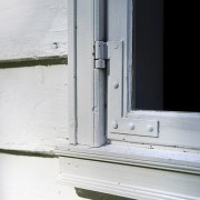 Erøyvik Trevare - Gammel type vindushengsle, brukes ved restaurering, Empirestil