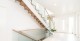 Erøyvik Trevare as - Moderne rett trapp i eik, glass, overflatebehandlet med fargekode